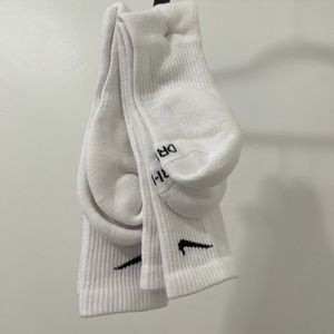 NIKE Dri-Fit Crew Socks